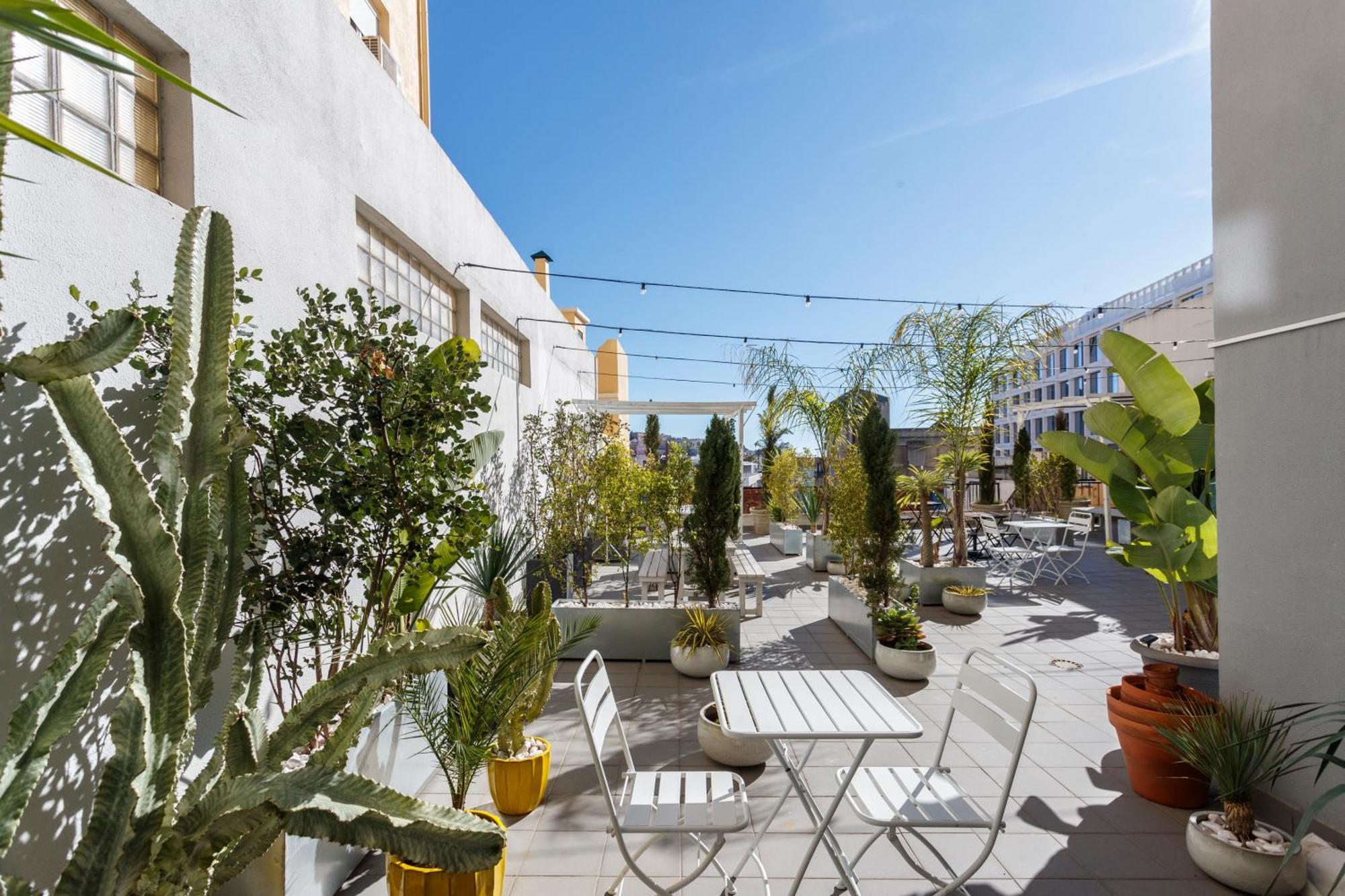 Expresso Martinis In Lisbon By Misha'S Place 4C Экстерьер фото